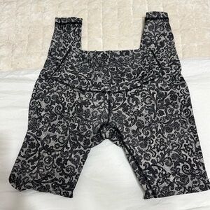 Lululemon Wunder Under High Rise, Lace Print, Size 6